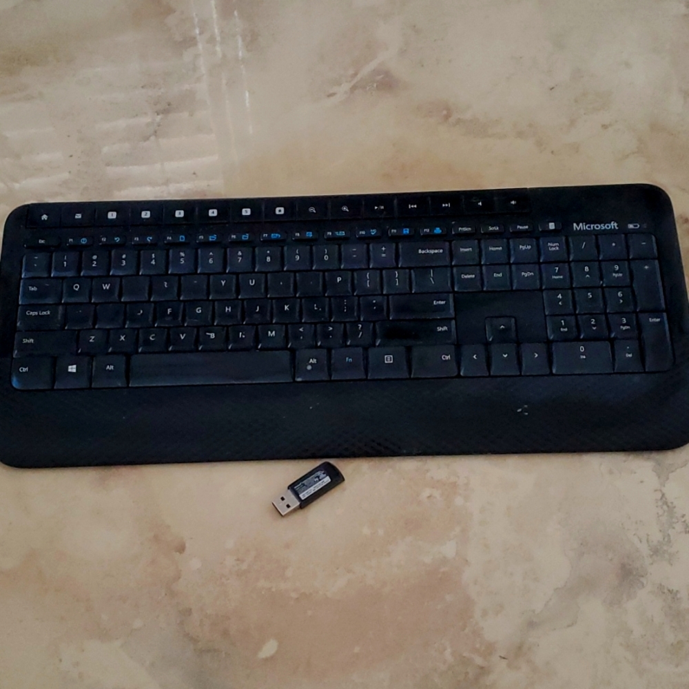 **SALE**Microsoft Wireless Keyboard